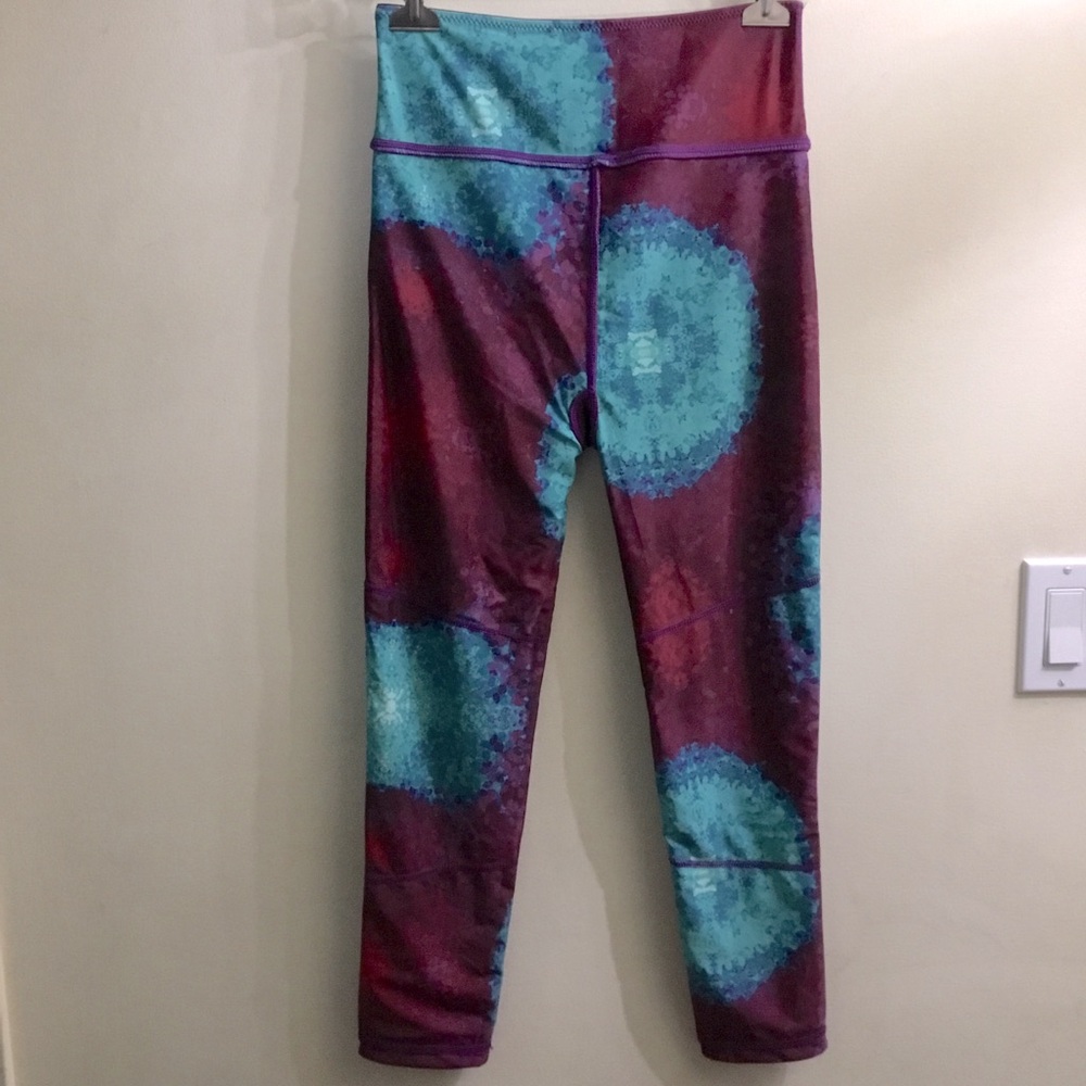 Unique Levelsix reversible leggings
